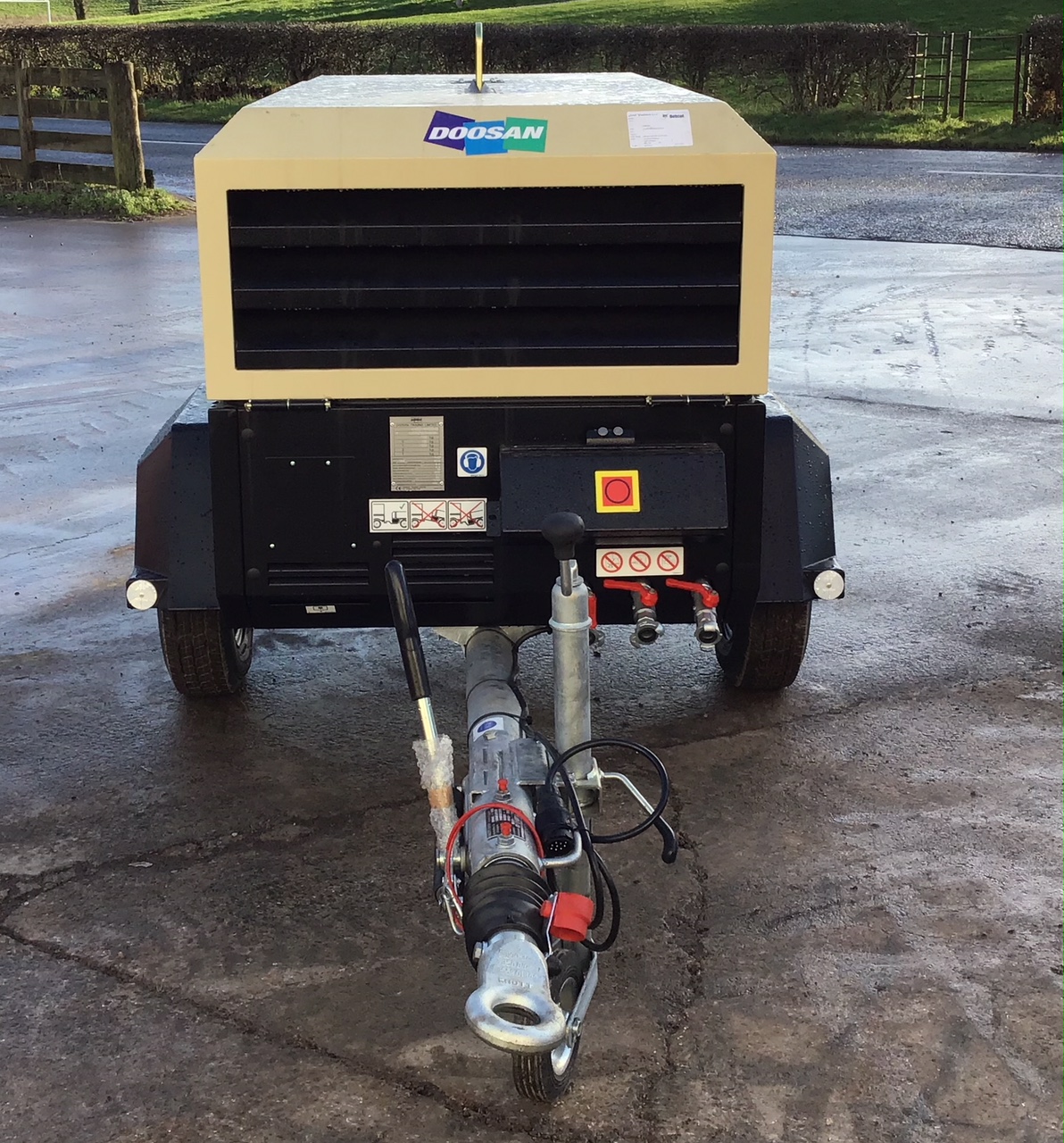 Doosan Portable Air Compressors 7/41 Gordons Construction