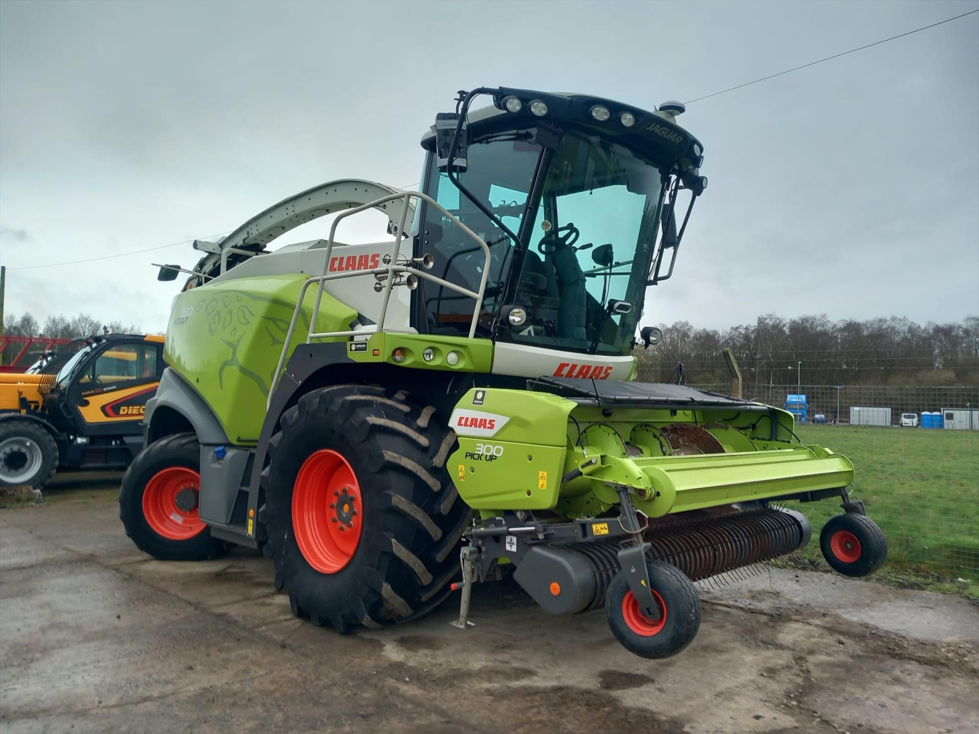 Claas Used JAGUAR 880