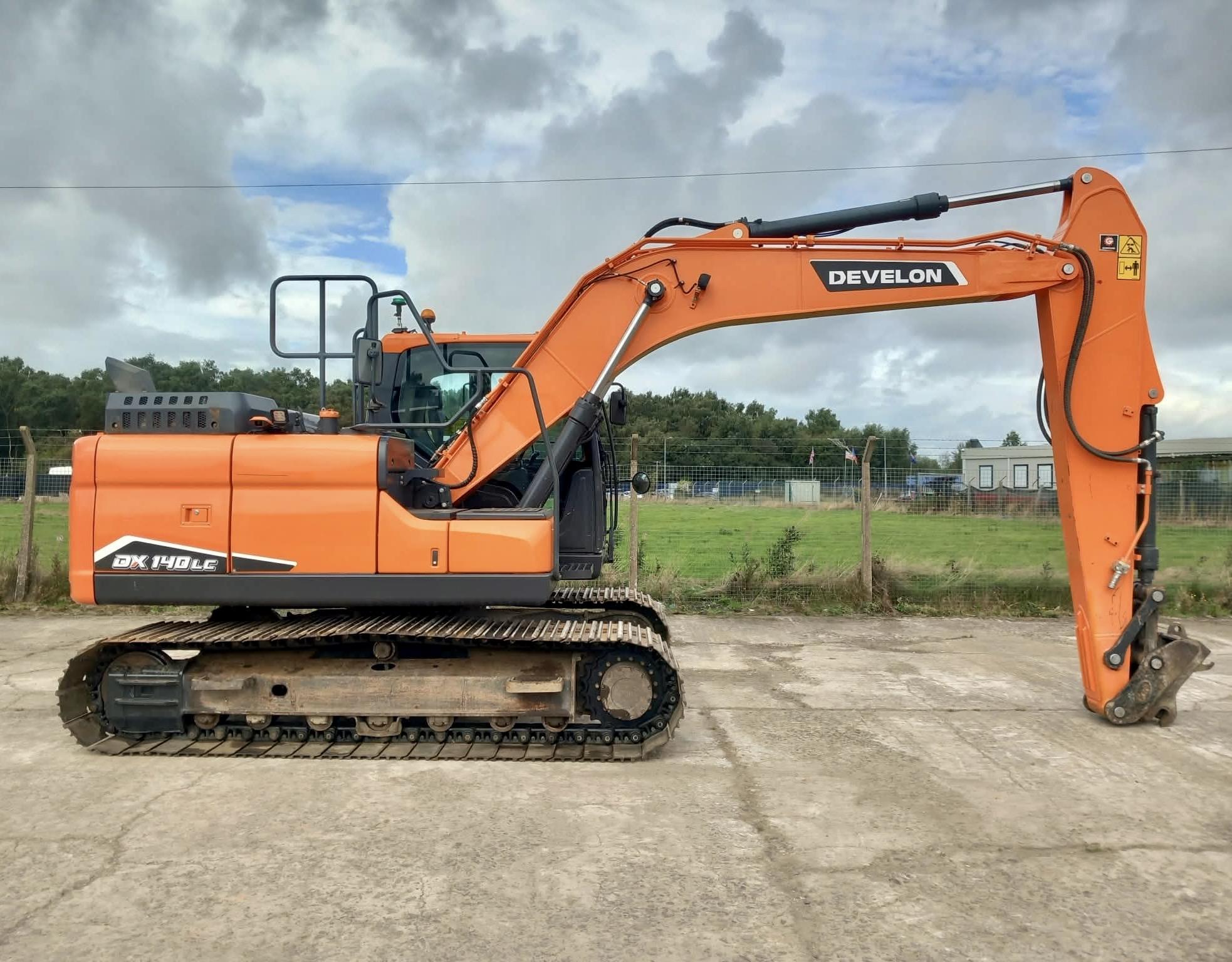 Develon DX140LC-7