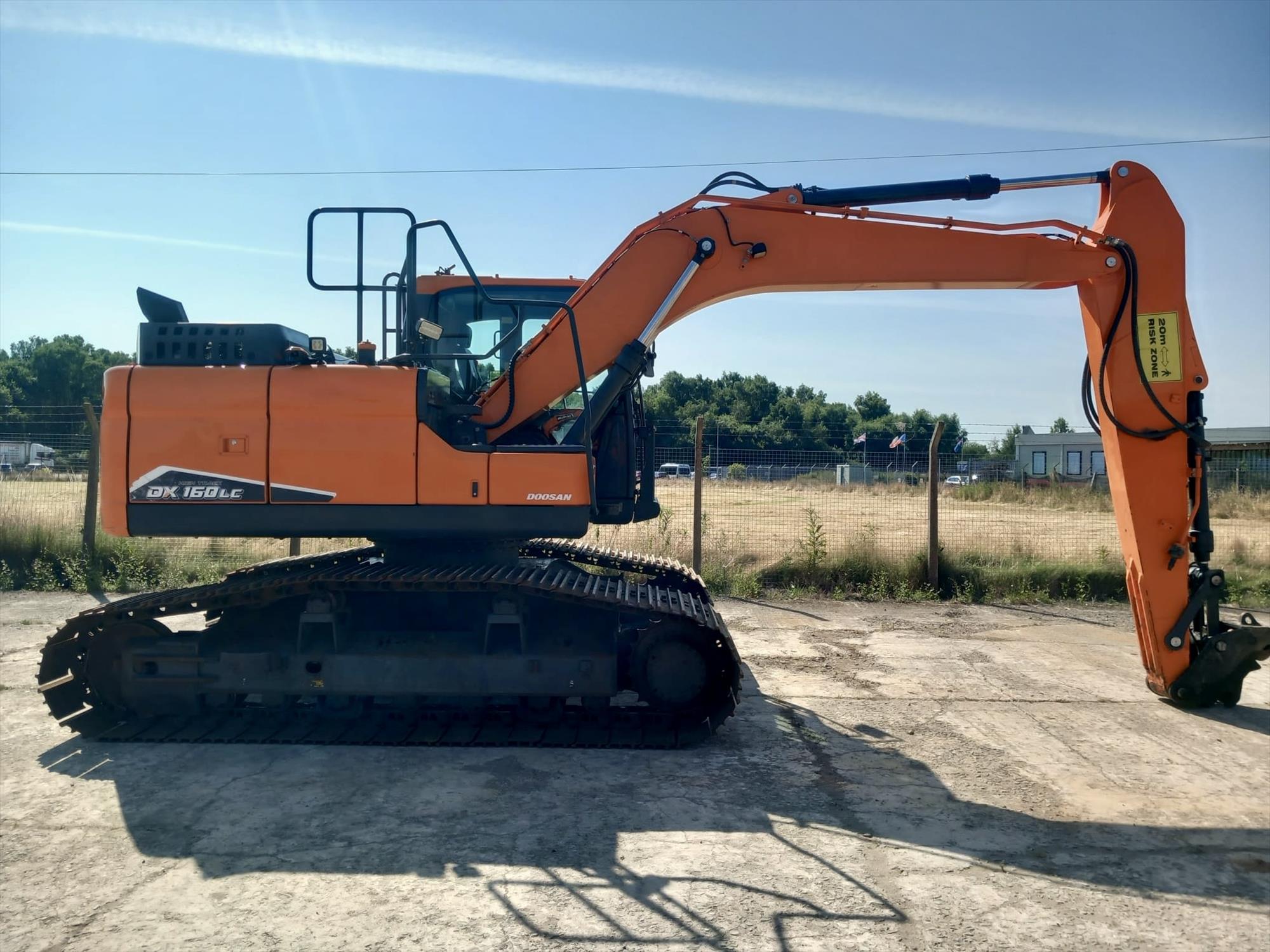 Develon DX160LC-7
