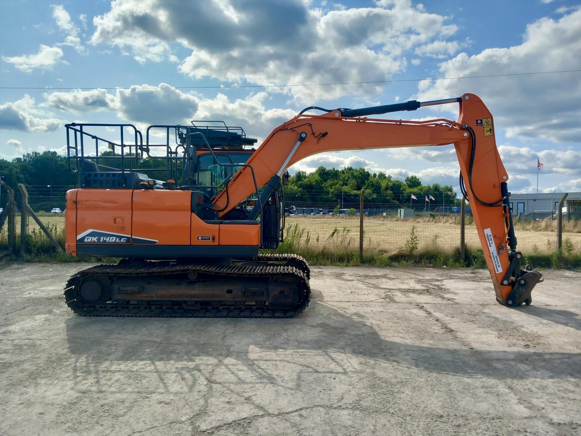 Develon DX140LC-7