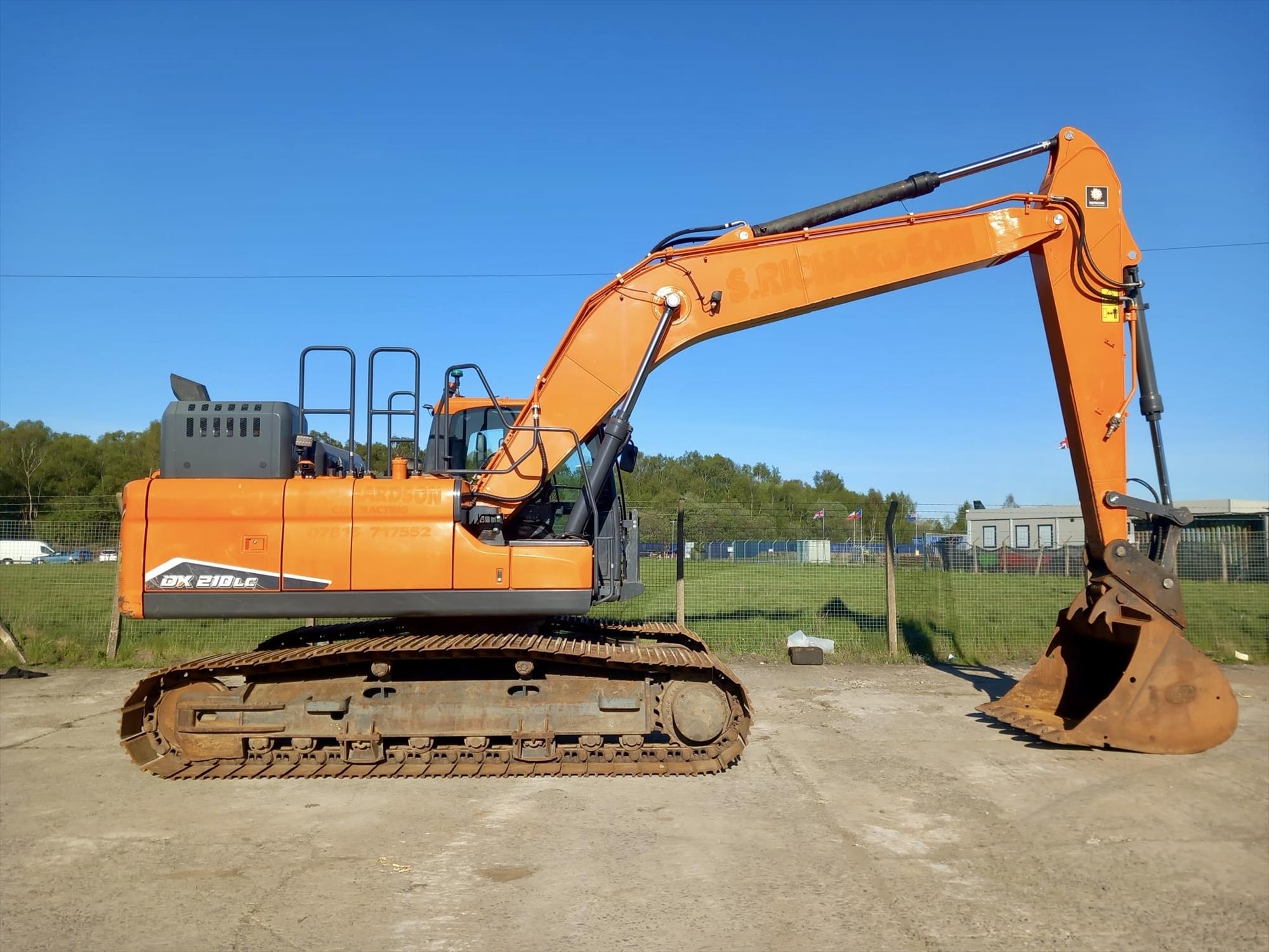 Develon DX210LC-7