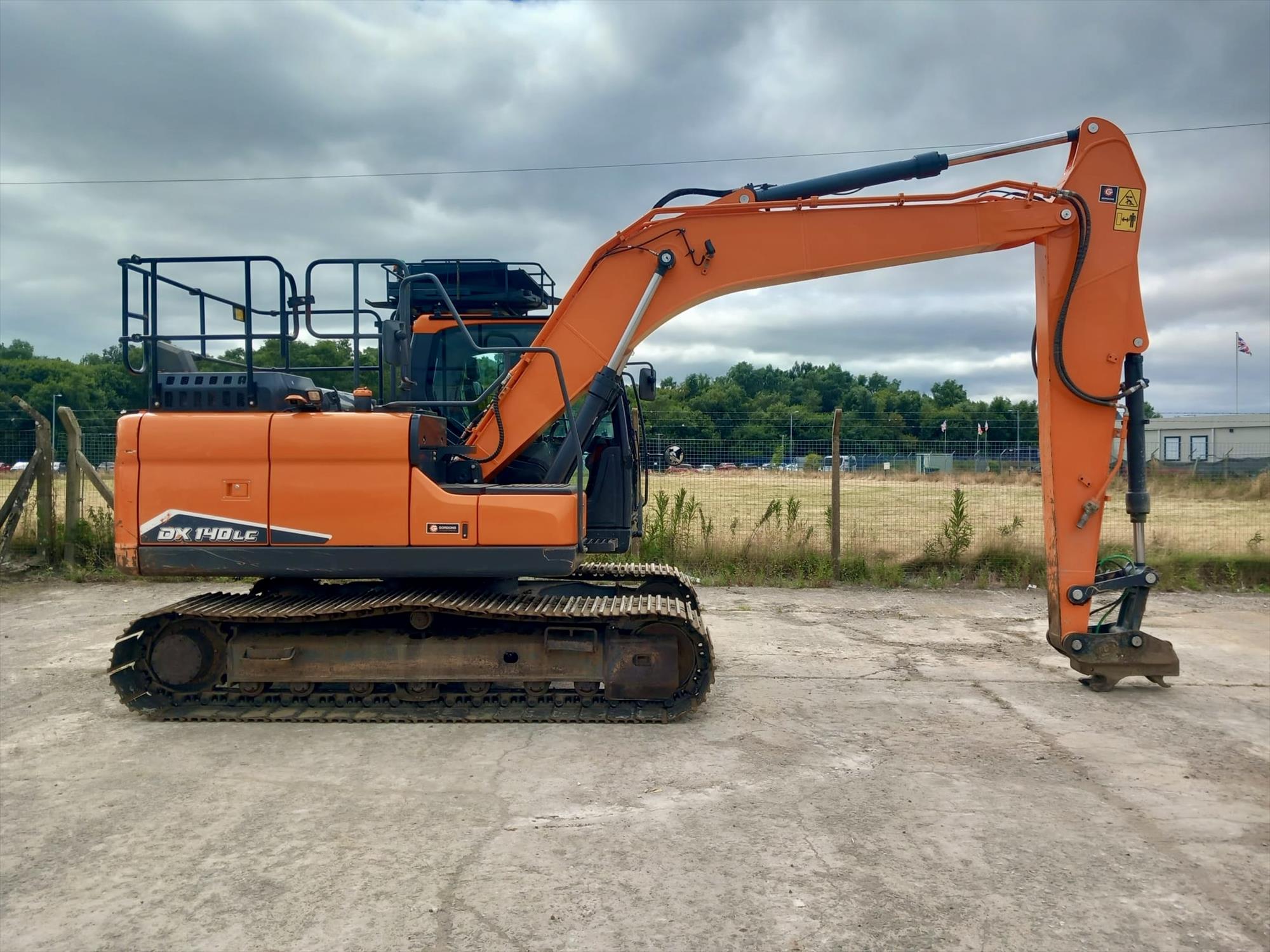 Develon DX140LC-7