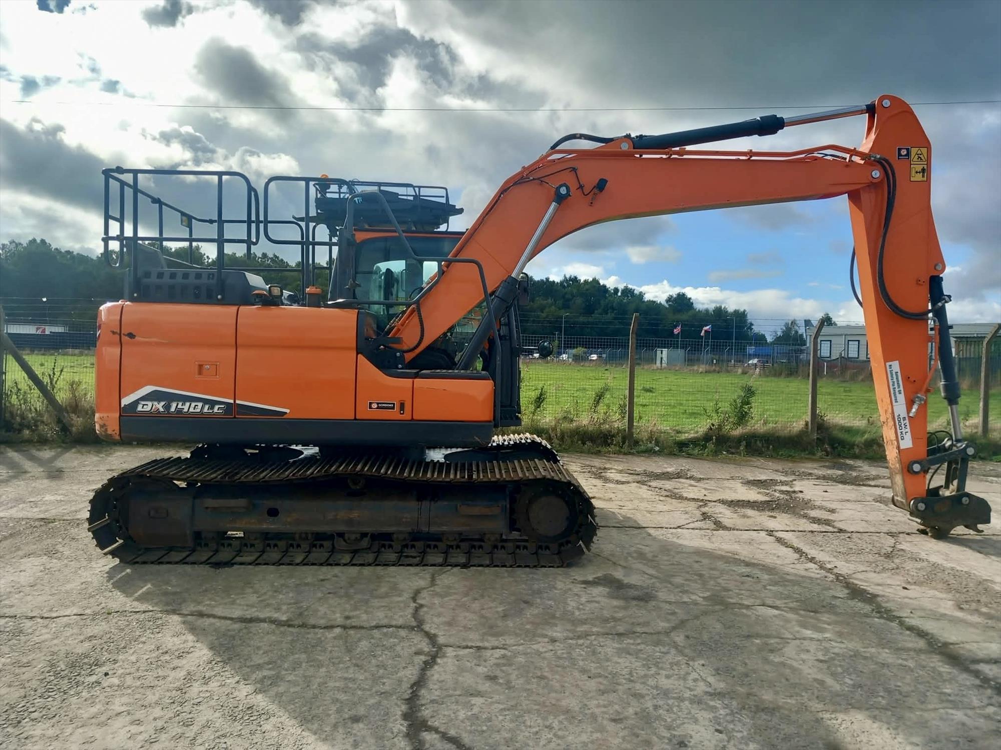 Develon DX140LC-7