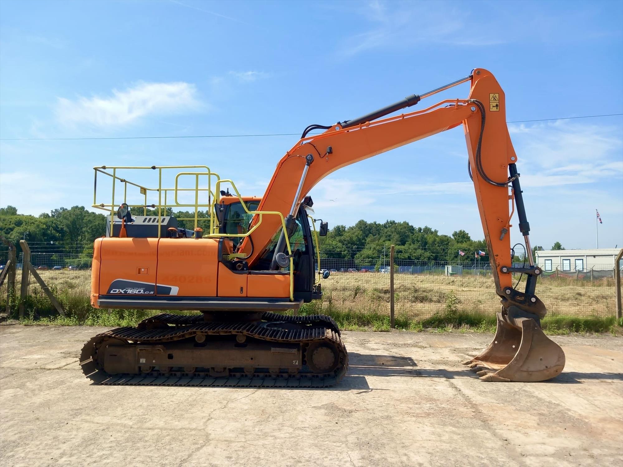 Develon DX160LC-5