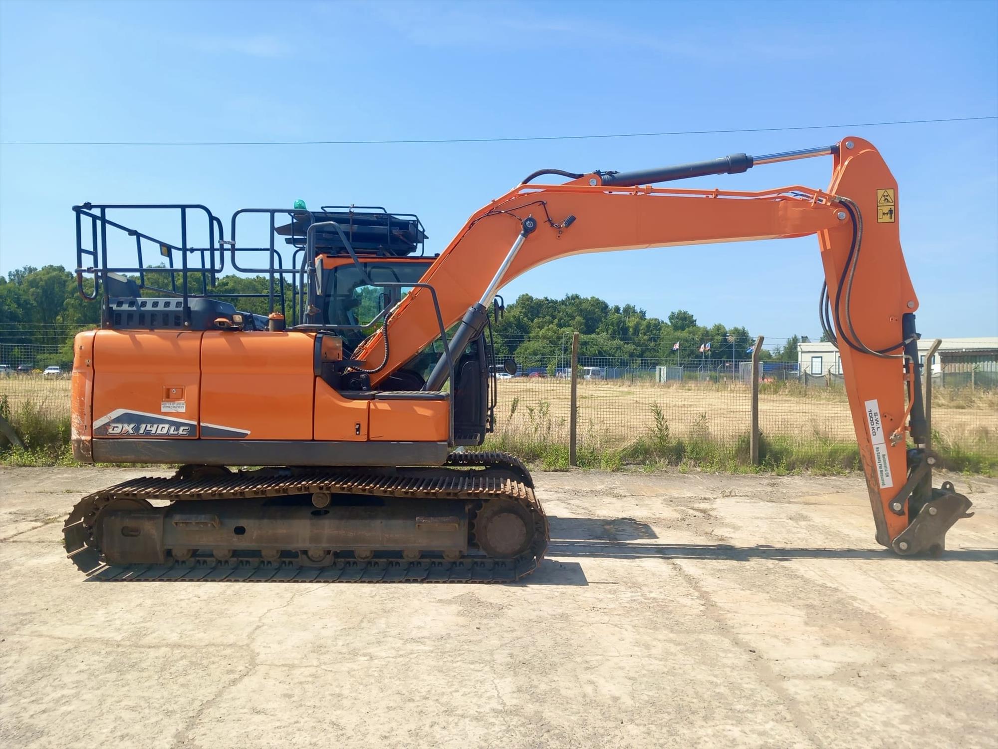 Develon DX140LC-7