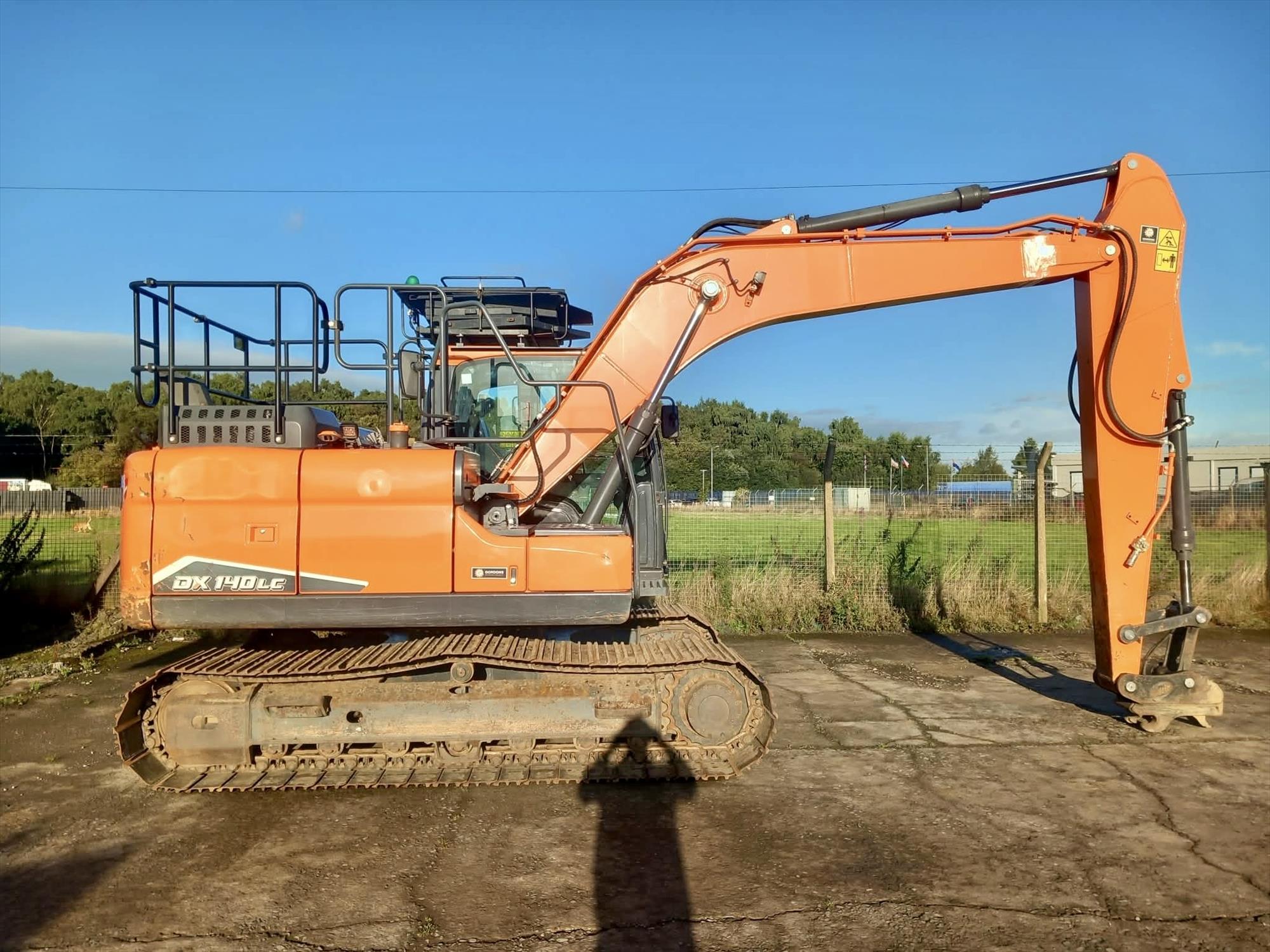 Develon DX140LC-7