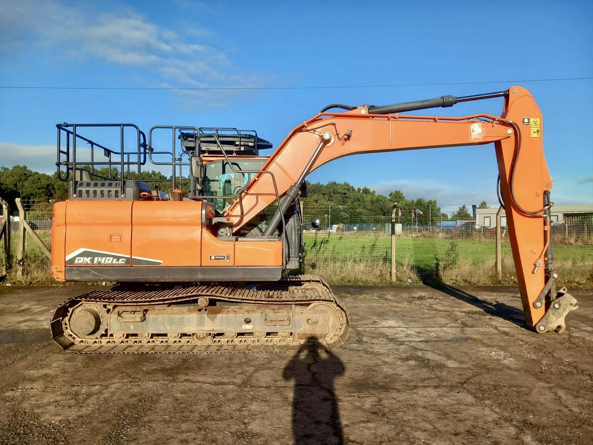 Develon DX140LC-7