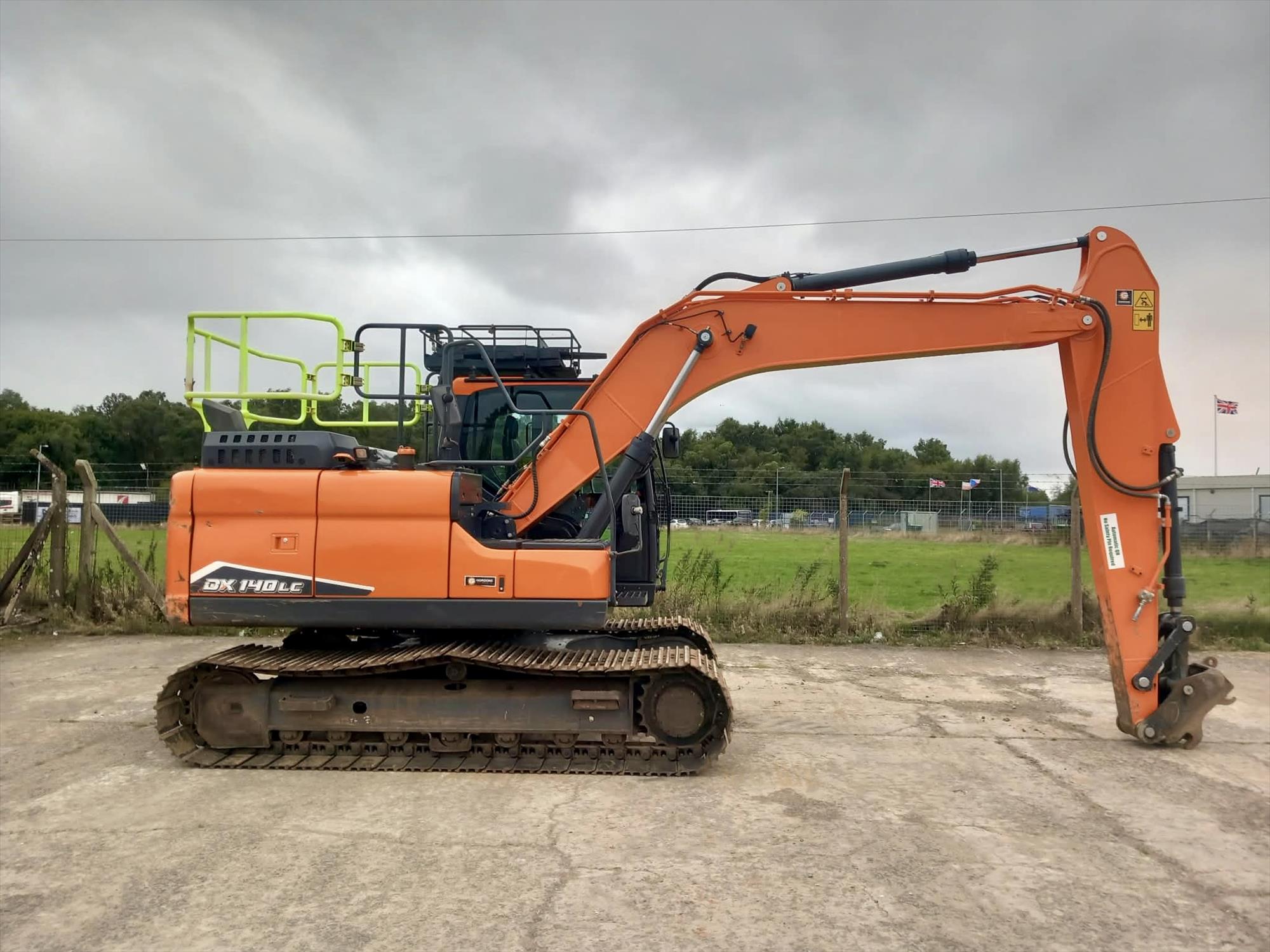 Develon DX140LC-7